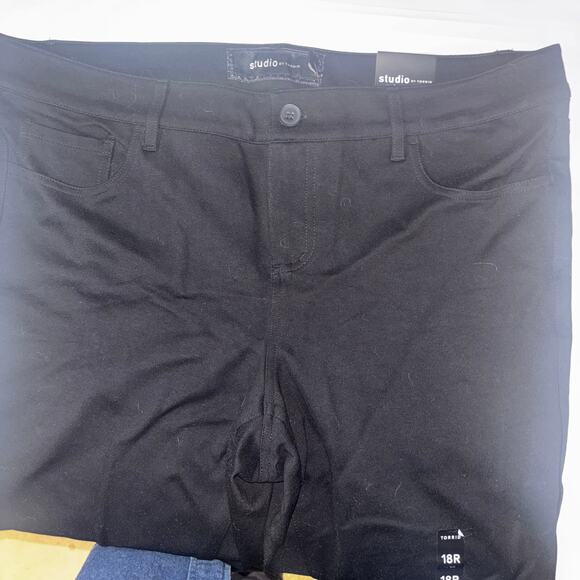 Torrid Studio One NEW 5 Pocket Skinny Black Jeans 18R - Picture 4 of 5
